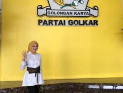 Isteri Gubernur Jawa Barat Mendatangi Kekantor DPP Golkar Menyerahkan Dokumen Pendaftaran Bacaleg Partai Golkar