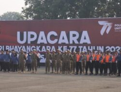 Wakapolres Karawang Kompol Prasetyo memimpin upacara peringatan HUT Bhayangkara ke 77 bertema “Polri Presisi untuk Negeri, Pemilu Damai Menuju Indonesia Maju”,