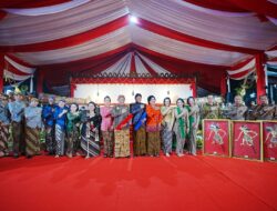 Kapolri: Sinergitas TNI,Polri, Rakyat Makin Kuat Dalam Gelaran Wayang Kulit Lakon Wahyu Cakraningrat