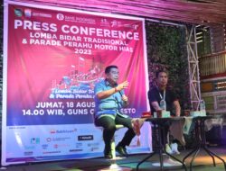 Lomba Perahu Hias dan Bidar Bertabur Hadiah