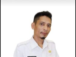 Personil Unit Ambulan Turut Mengantar Alm Muslim Ke Pemakaman