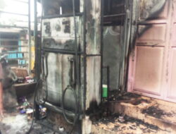 ” Luar Biasa” Polsek Tambun Sangat Cepat Bergerak Merespon Informasi Warga Yang Alami Terjadinya Kebakaran Kios