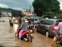 Curah Hujan Deras Tak Berhenti Rumah warga Di Majenang Cilacap Dilanda Banjir