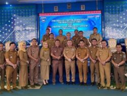 Pjs Bupati Himbau Kades dan Perangkat Desa untuk Netral di Pilkada OKU Timur