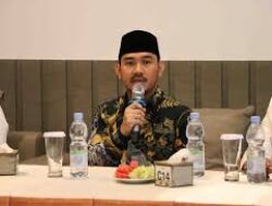 Tanggapan bupati Bekasi Ade Kuswara Kunang terhadap pengunduran diri PLT Kepala Sekolah