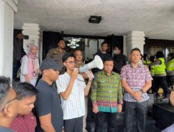 Koalisi Mahasiswa Unjuk Rasa Minta Walikota Palembang Evaluasi Kadis Pendidikan