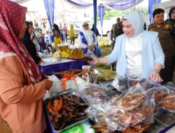 Lidyawati Cik Ujang Buka Pasar Murah Ramadhan, Ajak Perkuat Kepedulian Sosial kepada Masyarakat