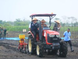 Tanam Jagung Serentak di Ogan Ilir, Herman Deru dan Kapolri Perkuat Ketahanan Pangan Nasional
