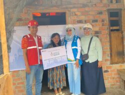 Wujudkan Mimpi Warga, PLN Prabumulih Laksanakan Program Light Up The Dream di Desa Karang Jaya