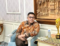 Pemkot Palembang dan Radar Kolaborasi, Gelar Kegiatan Puisi Pemimpin, Memuliakan Kota Tercinta