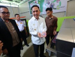 Wujudkan 1 Kelurahan 1 Bank Sampah, Walikota Palembang Ratu Dewa Serahkan Bantuan Sarpras ke 25 Bank Sampah Aktif