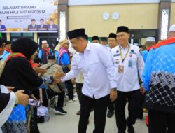 Wagub Cik Ujang Sambut Jamaah Haji Kloter II Asal Lahat, Tekankan Pentingnya Pelayanan dan Kebersamaan