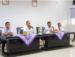 Sekda Karawang Tegaskan Pentingnya Integritas Dalam Bekerja saat Bimtek Pengawas Bangunan Sederhana dan Jalan Lingkungan