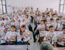 Bupati Karawang Bagikan Modul Pembelajaran Gratis, Ringankan Beban Orang Tua Siswa