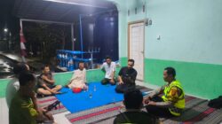 Jajaran Polsek Telukjambe Gerak Cepat Tindaklanjuti Dumas 110, Antar Seorang Nenek yang Tersesat Pulang ke Rumah