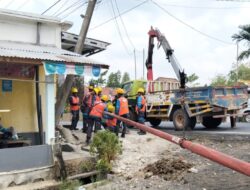 Respons Cepat PLN ULP Kayuagung Pulihkan Listrik Pasca tiang Tertabrak Kendaraan di OKI